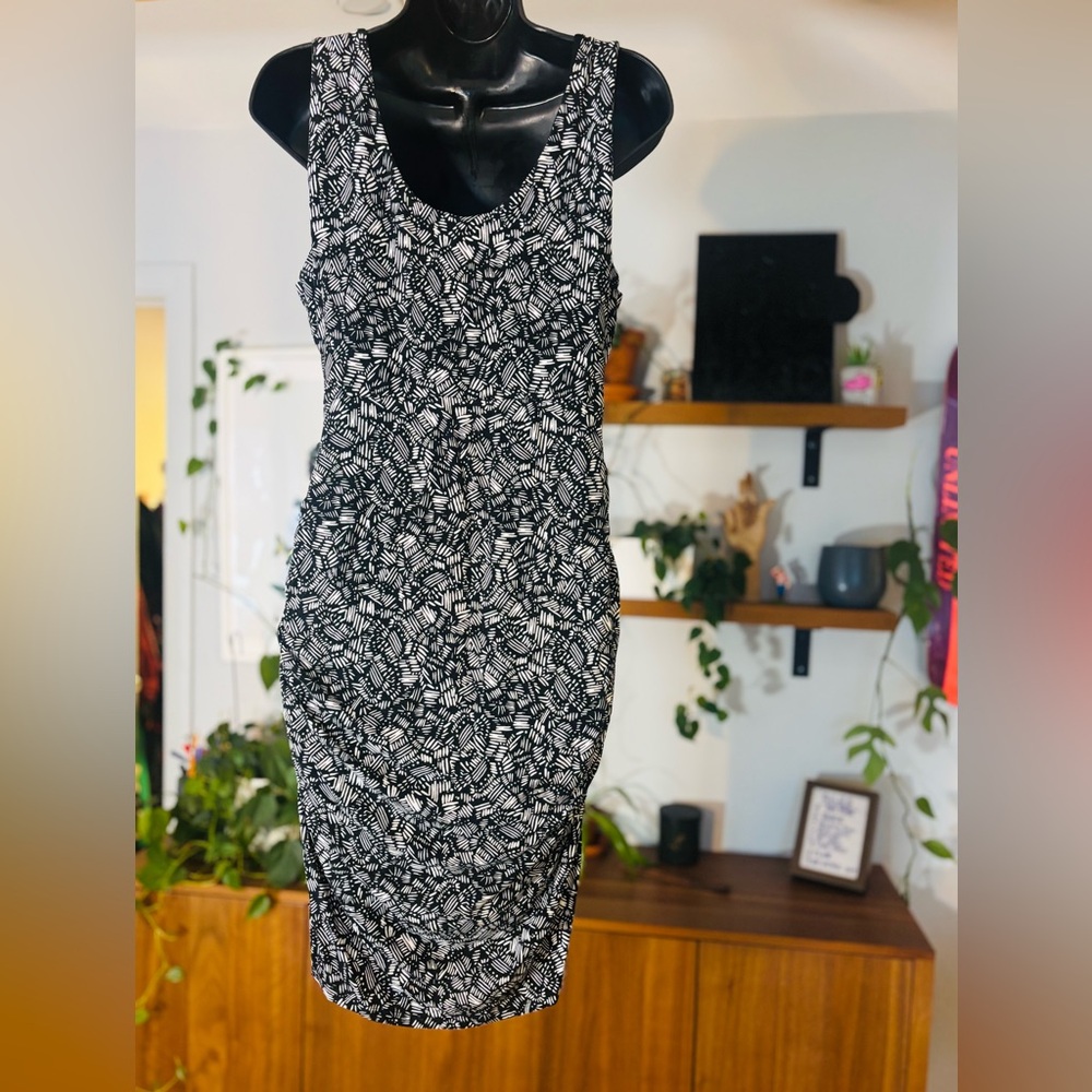 Stork & Babe-Maternity Dress – Size M – Stretchy Wrap Style – Like New - Picture 8 of 11